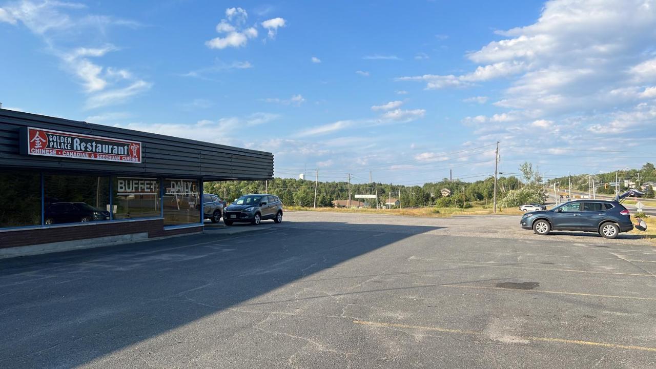 Lively Inn And Suites - Sudbury Naughton Kültér fotó