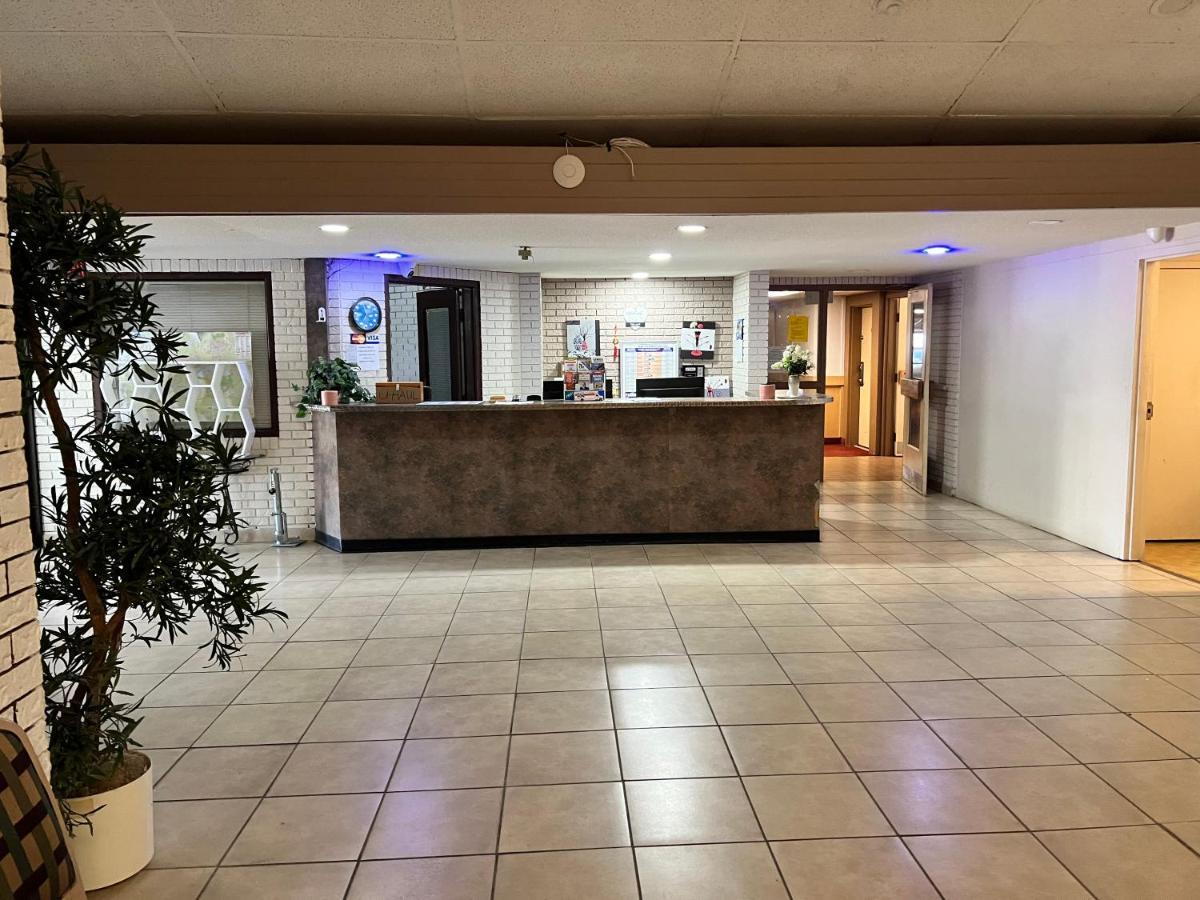 Lively Inn And Suites - Sudbury Naughton Kültér fotó