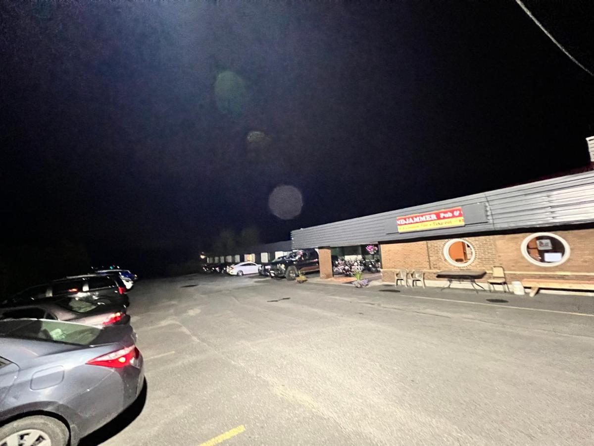 Lively Inn And Suites - Sudbury Naughton Kültér fotó