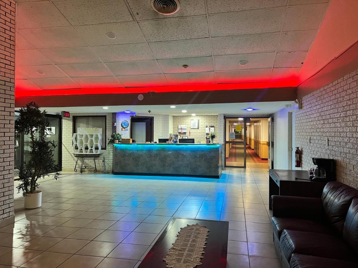 Lively Inn And Suites - Sudbury Naughton Kültér fotó