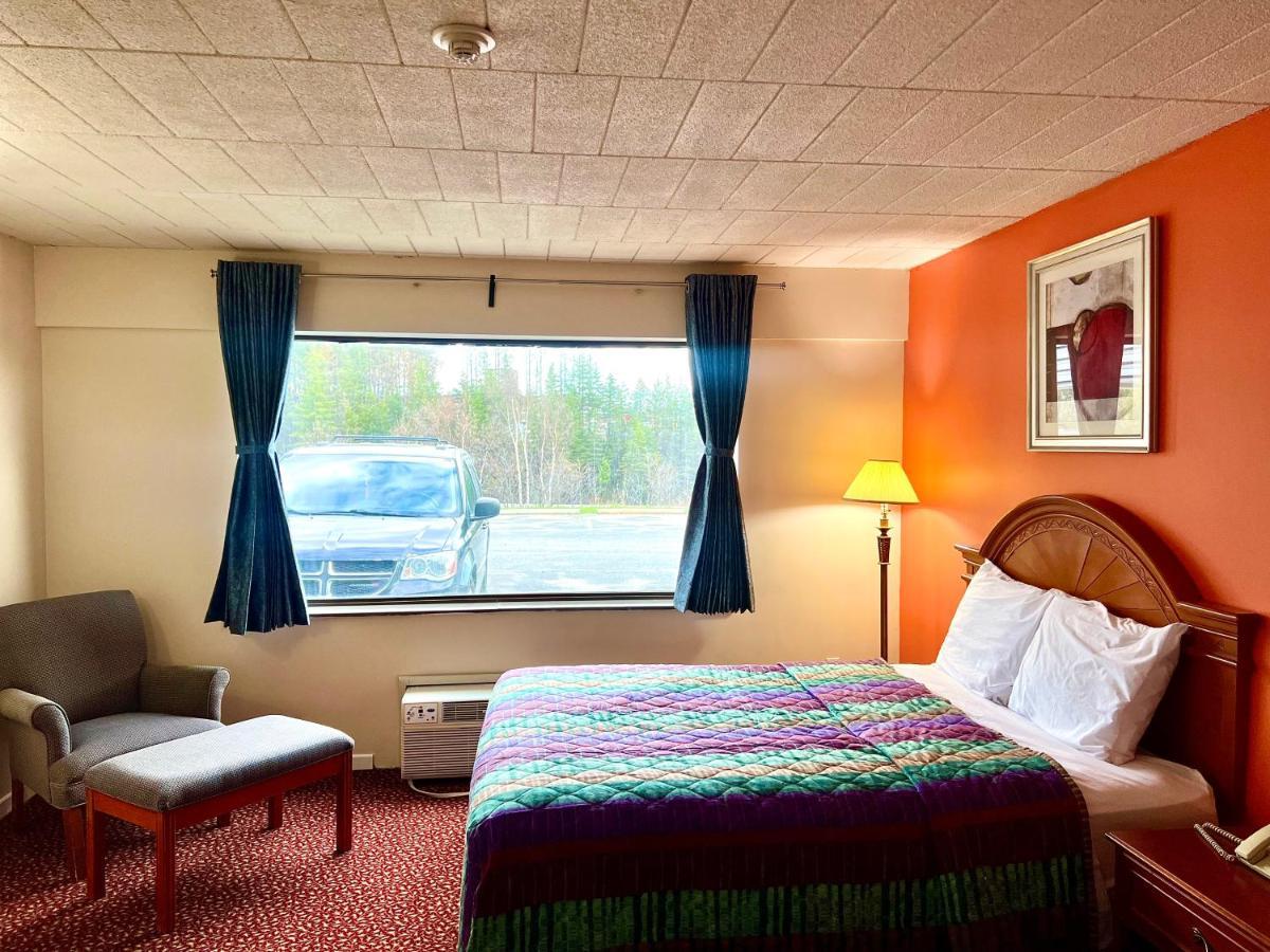 Lively Inn And Suites - Sudbury Naughton Kültér fotó