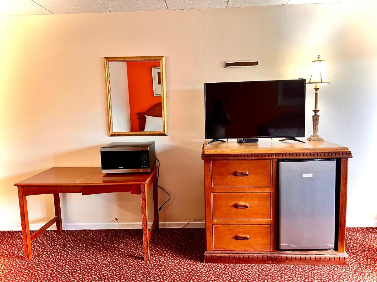 Lively Inn And Suites - Sudbury Naughton Kültér fotó
