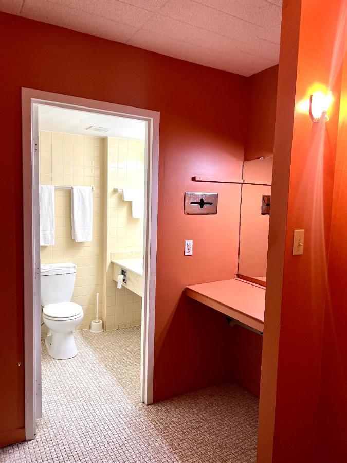 Lively Inn And Suites - Sudbury Naughton Kültér fotó