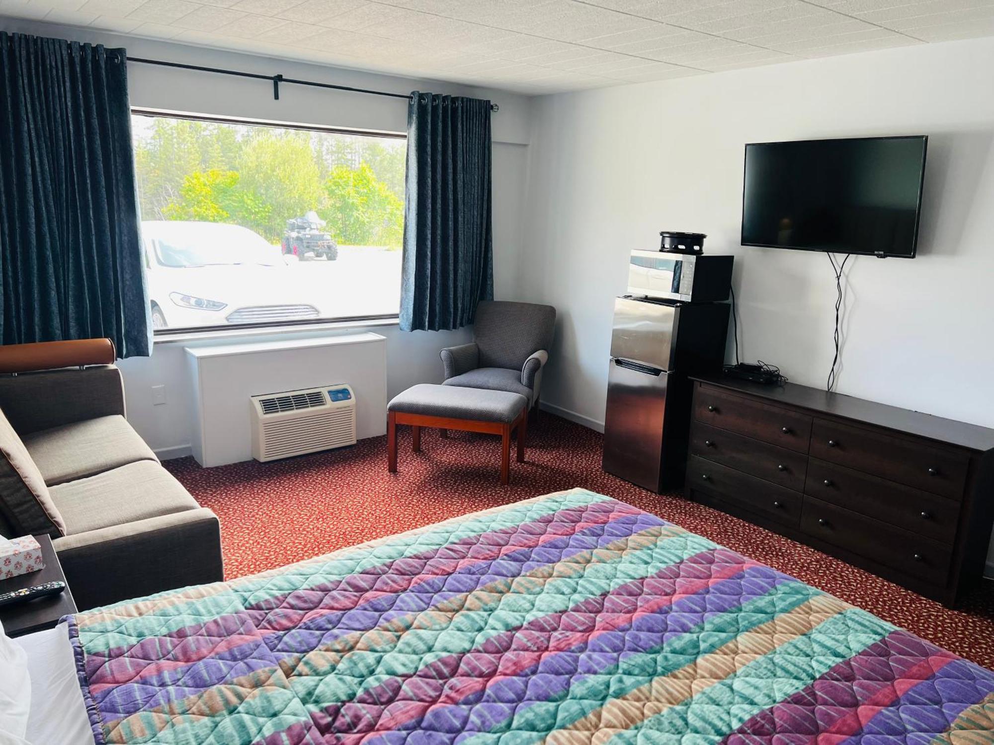 Lively Inn And Suites - Sudbury Naughton Kültér fotó